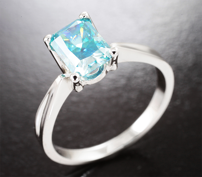 Золото Кольцо с зеленовато-голубым муассанитом высокой чистоты 1,03 карата