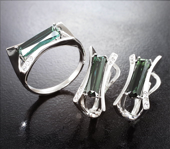 Золото Комплект с индиголитами турмалинами 4,03 карата и лейкосапфирами