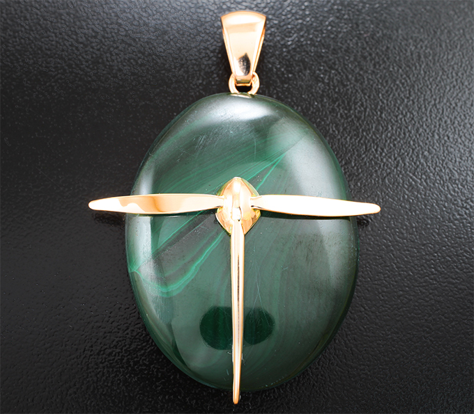 Золото Кулон с уральским малахитом 75,09 карата