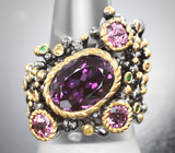 Кольцо cо скаполитом 4,65 карата, малайа гранатами 2,01 карата, цаворитами и разноцветными сапфирами Серебро 925