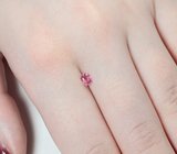 Неоново-розовая шпинель 0,21 карата