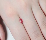 Неоново-розовая шпинель 0,39 карата