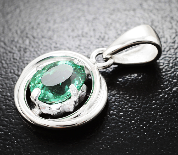 Кулон с неоново-зеленым апатитом 1,76 карата Серебро 925