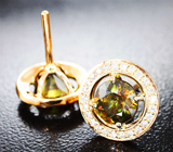 Комплект со сфенами высокой дисперсии 4,12 карата и муассанитами Золото