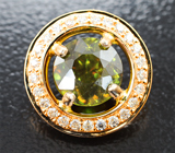 Комплект со сфенами высокой дисперсии 4,12 карата и муассанитами Золото