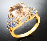 Кольцо с морганитом 6,38 карата и голубыми сапфирами