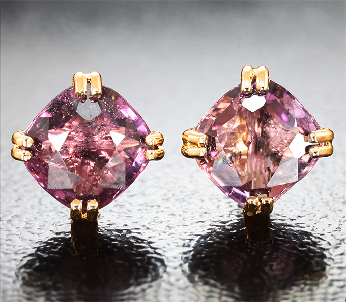 Золото Пусеты со шпинелями 2,07 карата