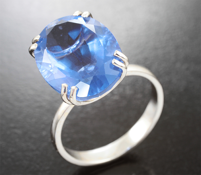 Золото Кольцо с флюоритом со сменой цвета 8,91 карата