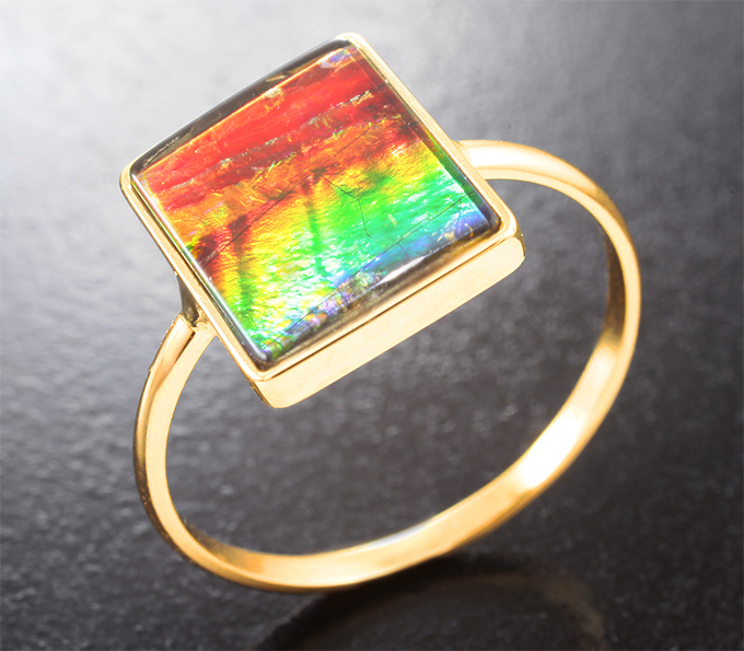 Золото Кольцо с аммолитом аммонита 3,38 карата