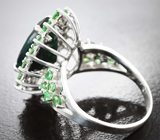 Кольцо с ограненным черным опалом 3,57 карата и цаворитами Серебро 925