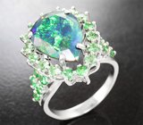 Кольцо с ограненным черным опалом 3,57 карата и цаворитами