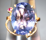 Кольцо с флюоритом со сменой цвета 8,71 карата, розовым и голубым сапфирами Золото