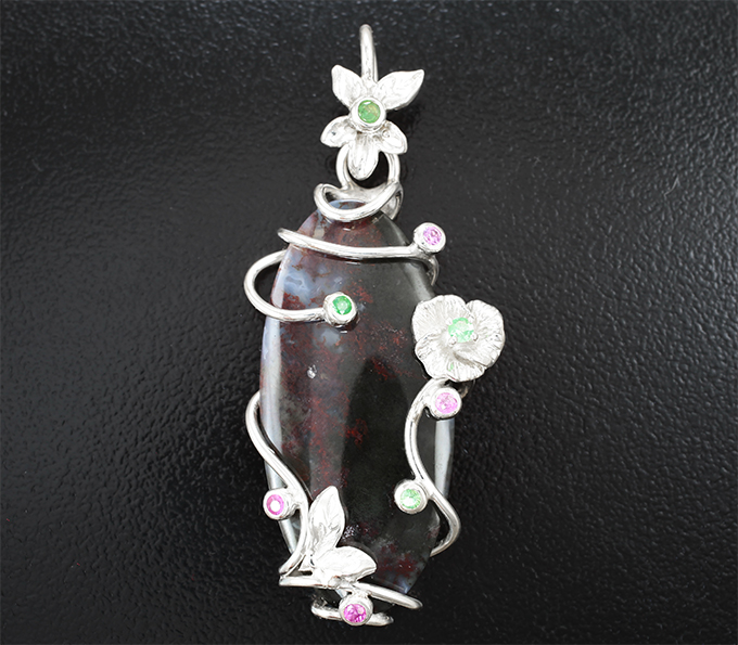 Серебро 925 Кулон с дендритическим агатом 11,36 карата, розовыми сапфирами и цаворитами