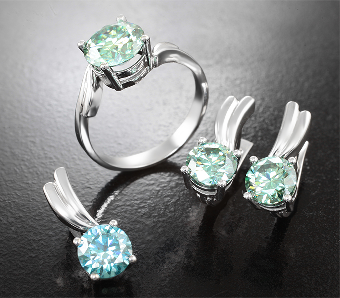 Золото Комплект с муассанитами 4,64 карата