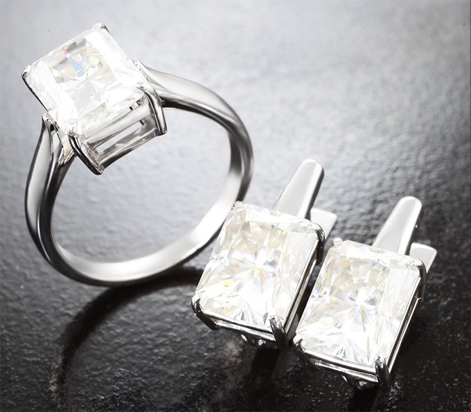 Золото Комплект с муассанитами 7,73 карата