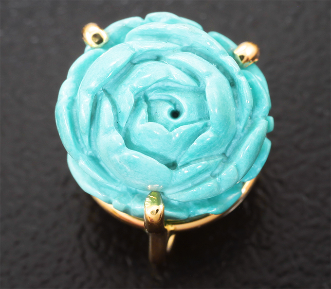 Золото Кулон с резной армянской бирюзой 5,41 карата