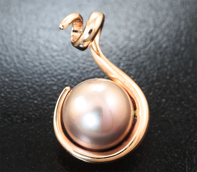 Золото Кулон с розовой морской жемчужиной 10,55 карата