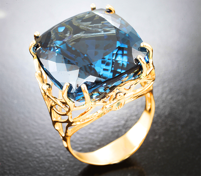 Золото Кольцо с чистейшим синим London топазом 41,09 карата