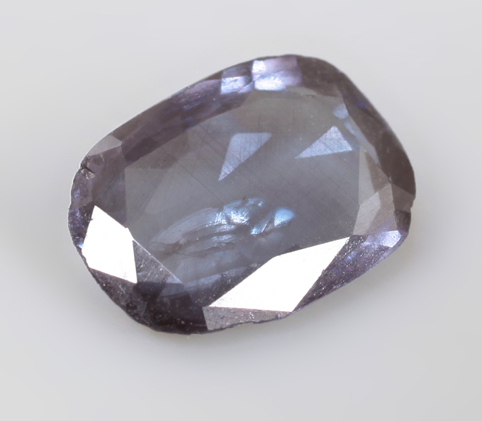 Редкий! Синий гранат со сменой цвета 0,87 карата