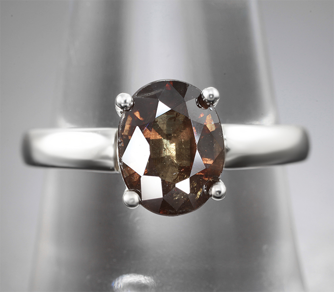 Кольцо с гранатом со сменой цвета 2,47 карата