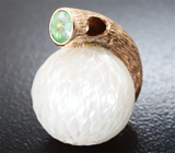 Кулон с крупной резной жемчужиной Edison 22,23 карата и мятно-зеленым цаворитом Золото