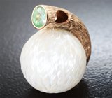 Кулон с крупной резной жемчужиной Edison 22,23 карата и мятно-зеленым цаворитом