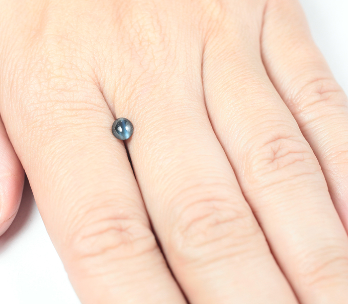 Хризоберилл с эффектом кошачьего глаза 0,44 карата