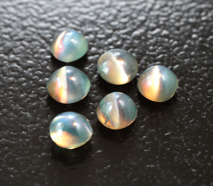 Набор из 6 хризобериллов с эффектом кошачьего глаза 1,04 карата