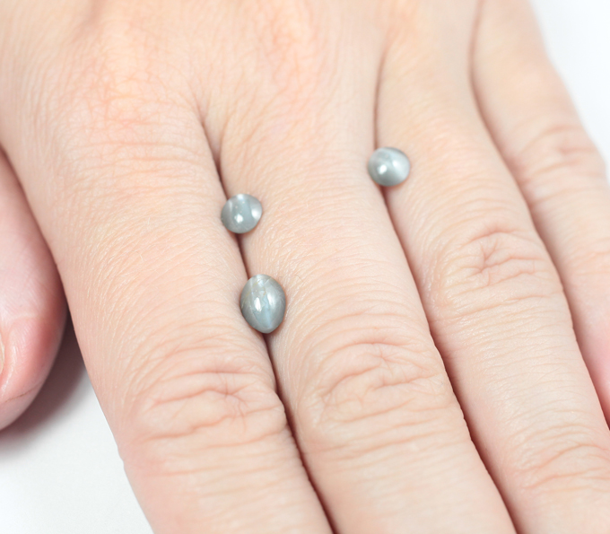 Набор из 3 хризобериллов с эффектом кошачьего глаза 2 карата