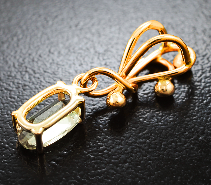 Комплект с диаспорами 2,42 карата и бриллиантами