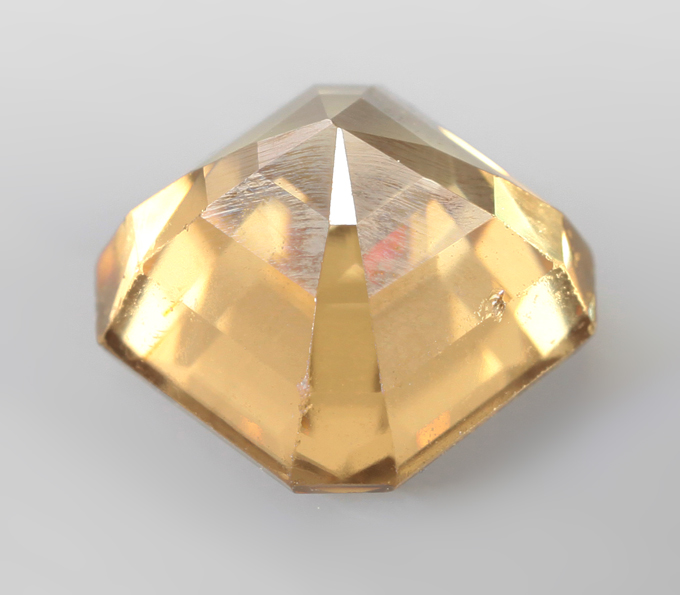 Желтый циркон 1,42 карата