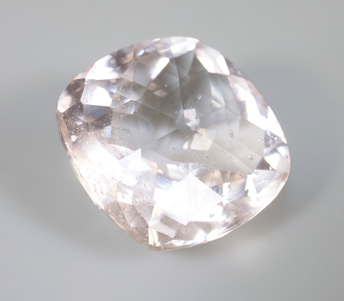 Крупный морганит 11,99 карата