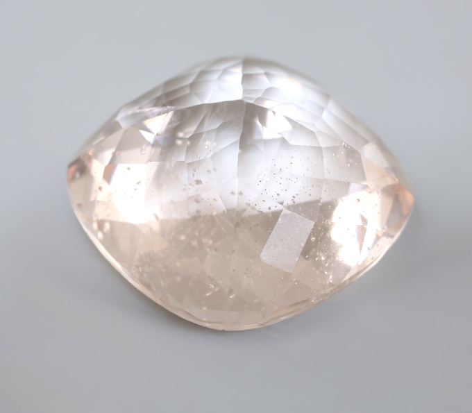 Крупный морганит 11,99 карата