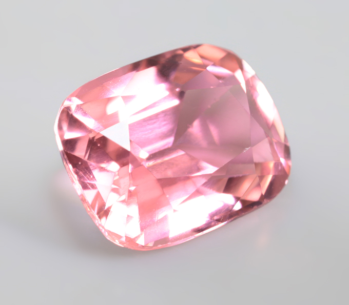 Open color grade! Розовато-пурпурный «неоновый» турмалин 3,31 карата