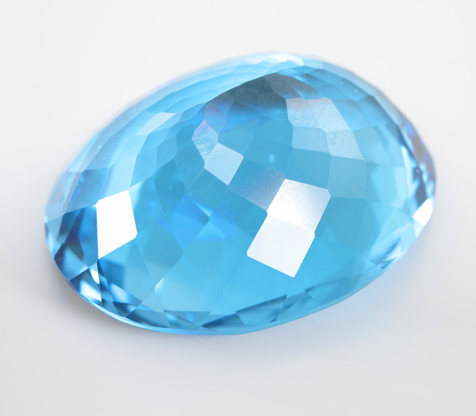 Крупный! Чистейший swiss топаз 50,22 карата