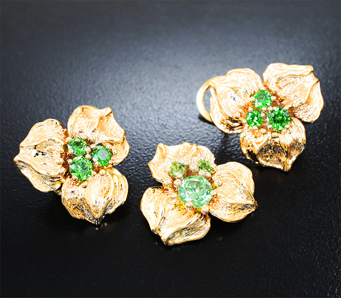 Золото Комплект с уральскими демантоидами 2,33 карата