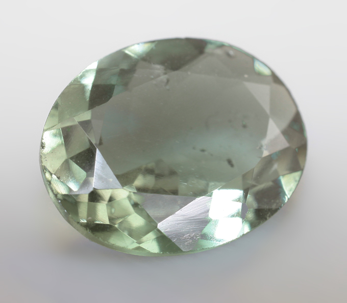 Голубовато-зеленый турмалин 3,97 карата