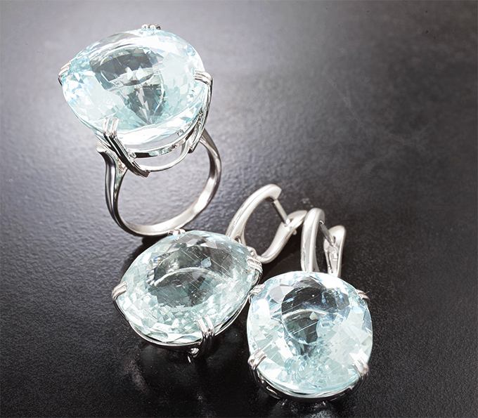 Золото Комплект с аквамаринами 78,47 карата