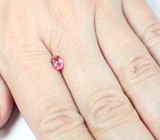 Неоново-красная шпинель 0,73 карата