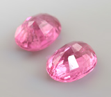 Пара пурпурно-розовых "неоновых" шпинелей 0,9 карата