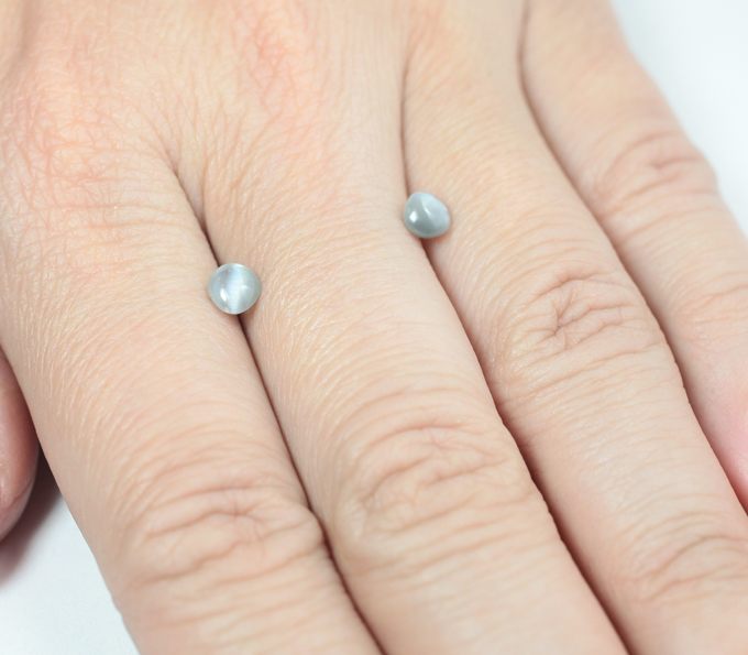 Пара хризобериллов с эффектом кошачьего глаза 1,09 карата