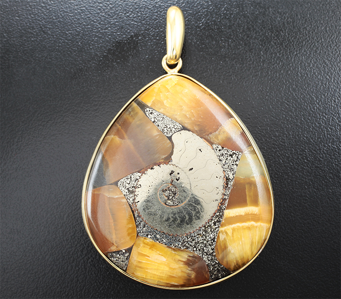 Серебро 925 Кулон с пиритовым аммонитом с симбирцитом 90,43 карата