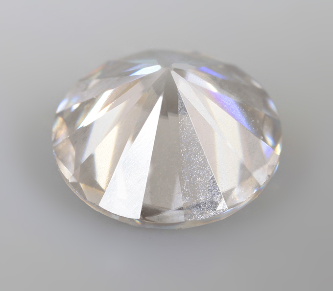 Бесцветный муассанит 1 карат