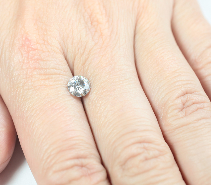 Бесцветный муассанит 1 карат