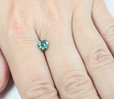 Голубовато-зеленый муассанит 0,74 карата