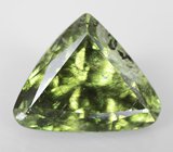 Перидот с включением рутила 4,4 карата