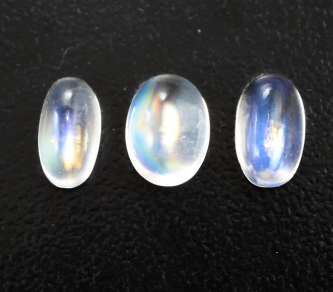 Набор из 3 лунных камней 4,03 карата