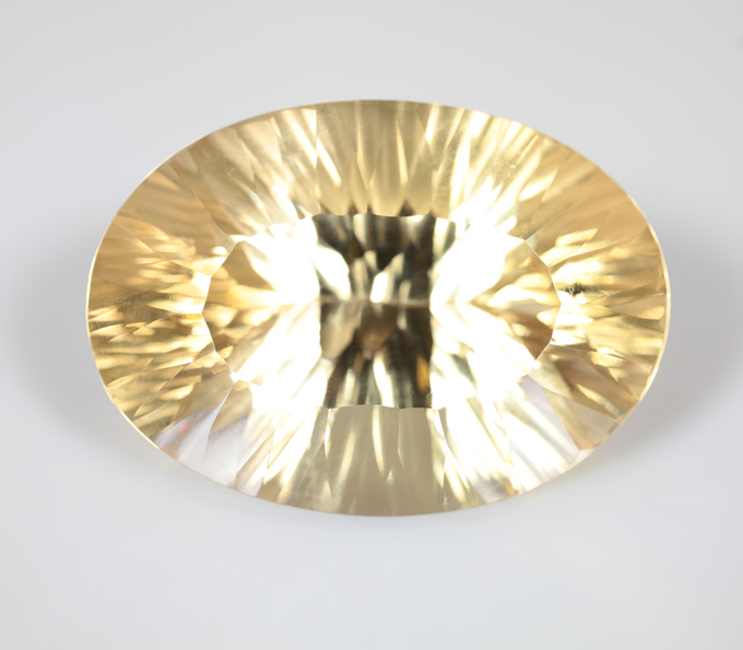 Крупный! Чистейший цитрин лазерной огранки 72,17 карата