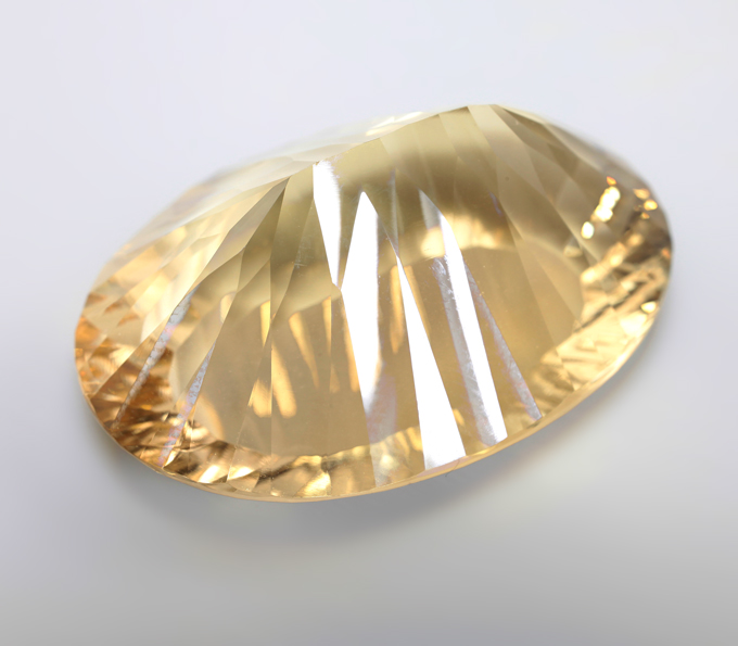 Крупный! Чистейший цитрин лазерной огранки 72,17 карата