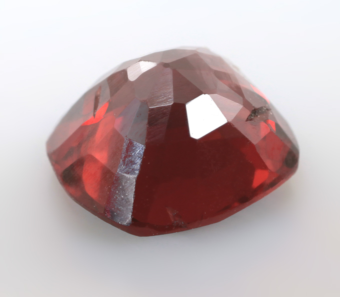 Красная шпинель 1,19 карата